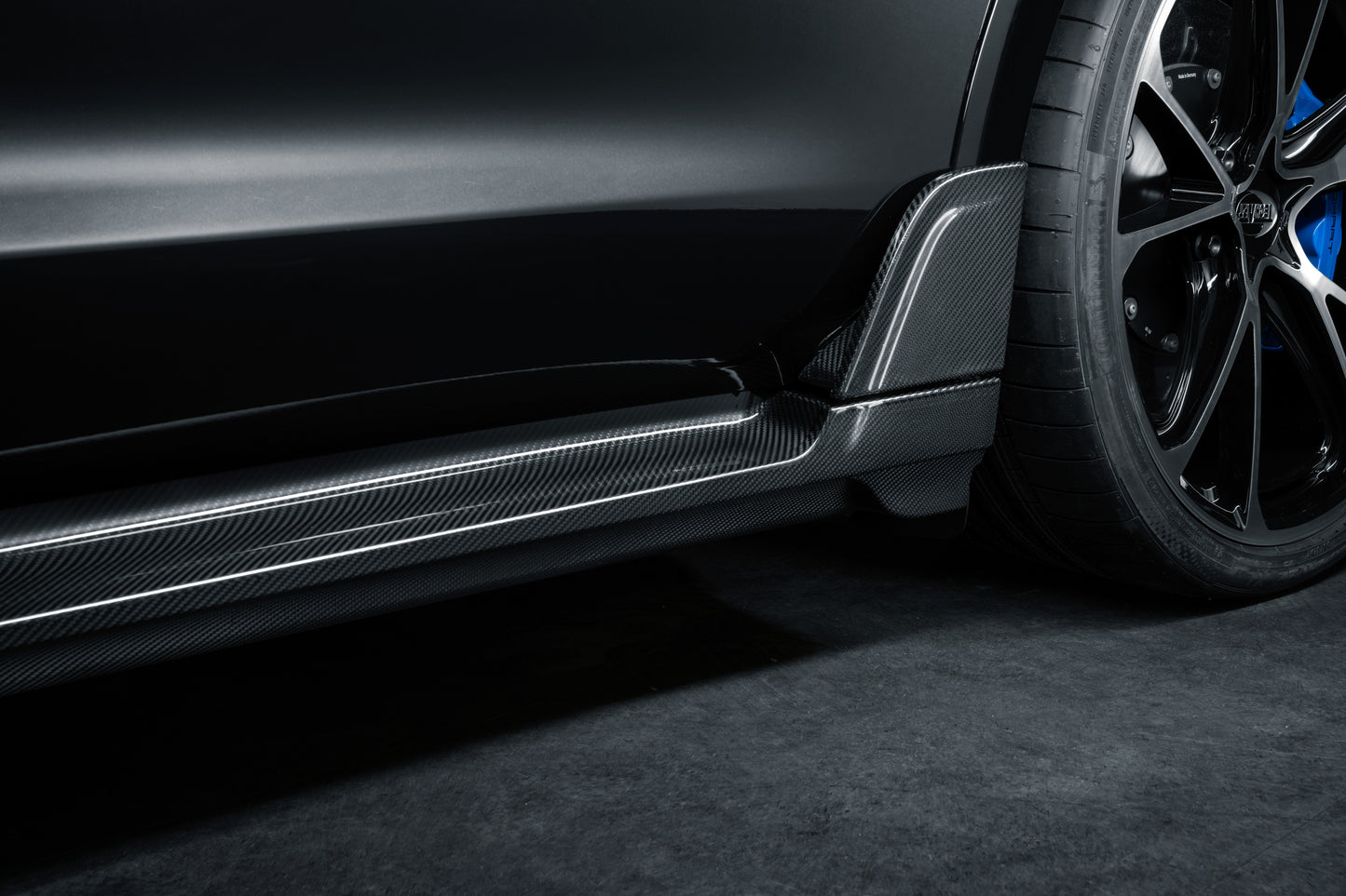 TECHART Carbon Side Skirts with Fin for 9J1 Taycan