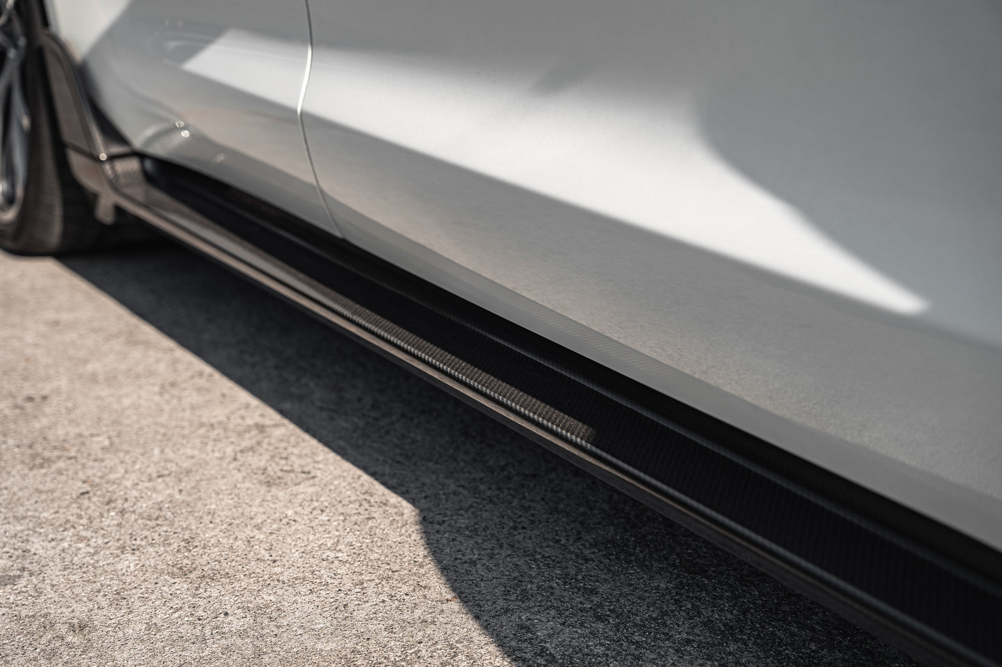 TECHART Carbon Side Skirts with Fin for 9J1 Taycan