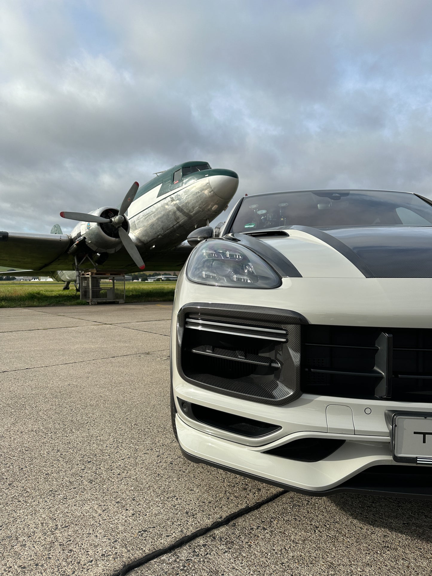 TECHART Carbon Air Intake Frames for E3.1 Cayenne Turbo GT up to MY23