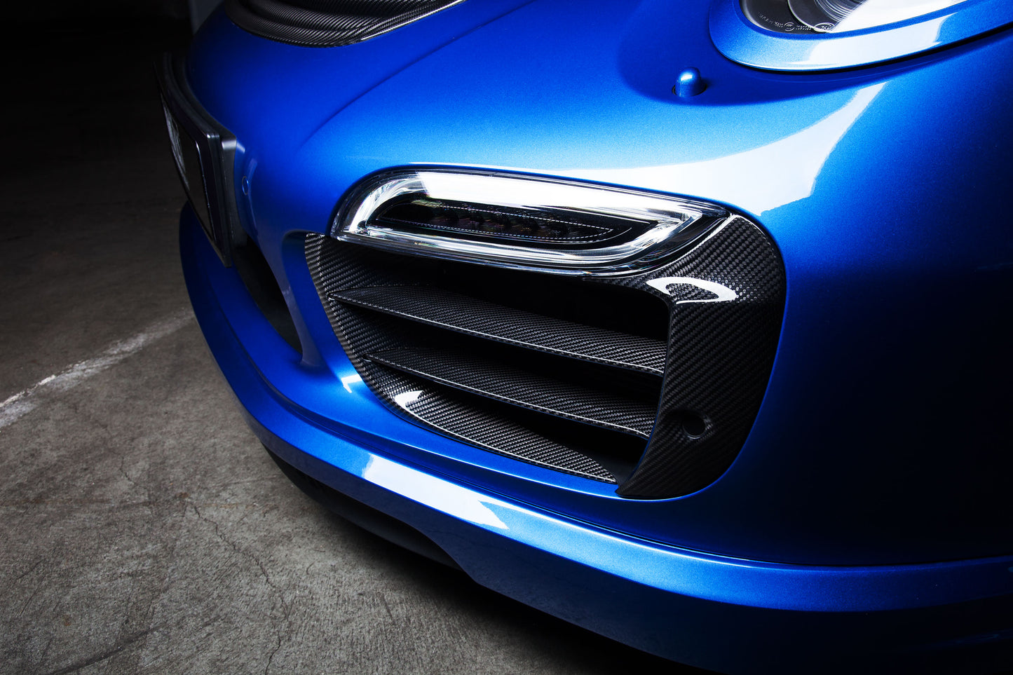 TECHART Carbon Grille Trim Bar, "glossy" for 991.1 Turbo S up to MY16